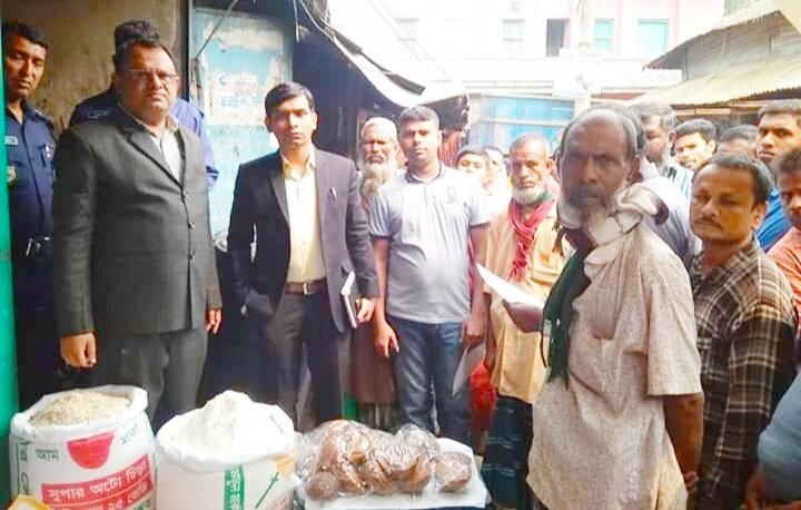 ভেজালবিরোধী অভিযান,ভেজালবিরোধী অভিযান,তাড়াইলে পাঁচ ব্যবসায়ীকে ২৫’শ টাকা জরিমানা