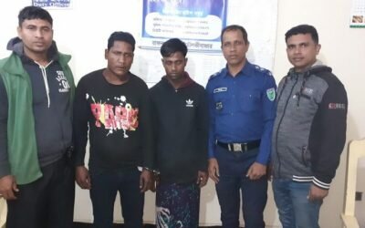 তালতলী উপজেলায় গুজব বন্ধ আজ রাএে বেশী দামে লবণ বিক্রি করায় ৩ ব্যবসায়ীকে জরিমানা