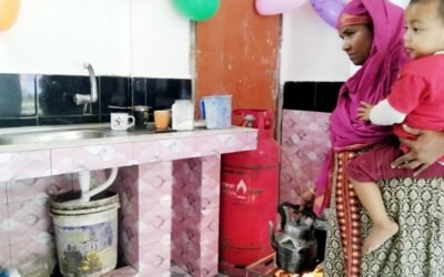 অসহায় নারীকে ২৫ লাখ টাকা মূল্যের দোকান উপহার বঙ্গবীর কাদের সিদ্দিকীর